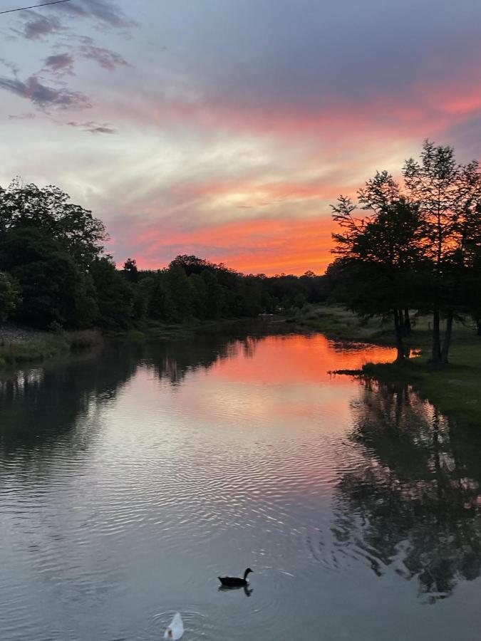 Htr Tx Hill Country Campground Кървил Екстериор снимка